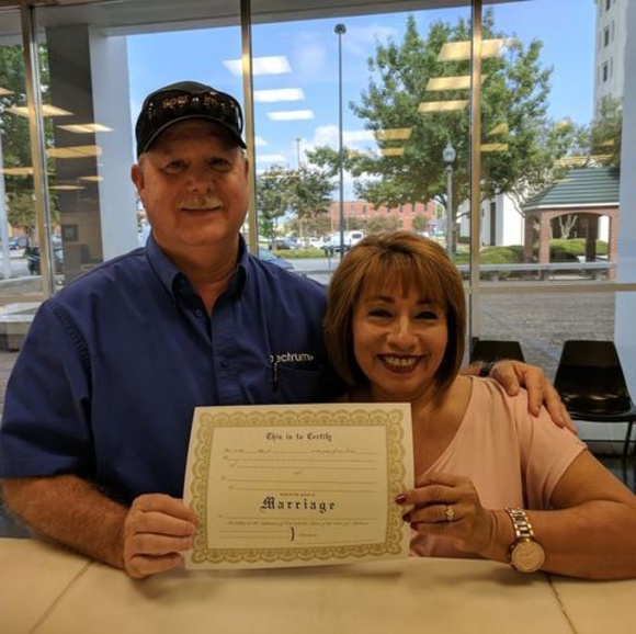 Meet your Posher, Vicky - Picture 1 of 1